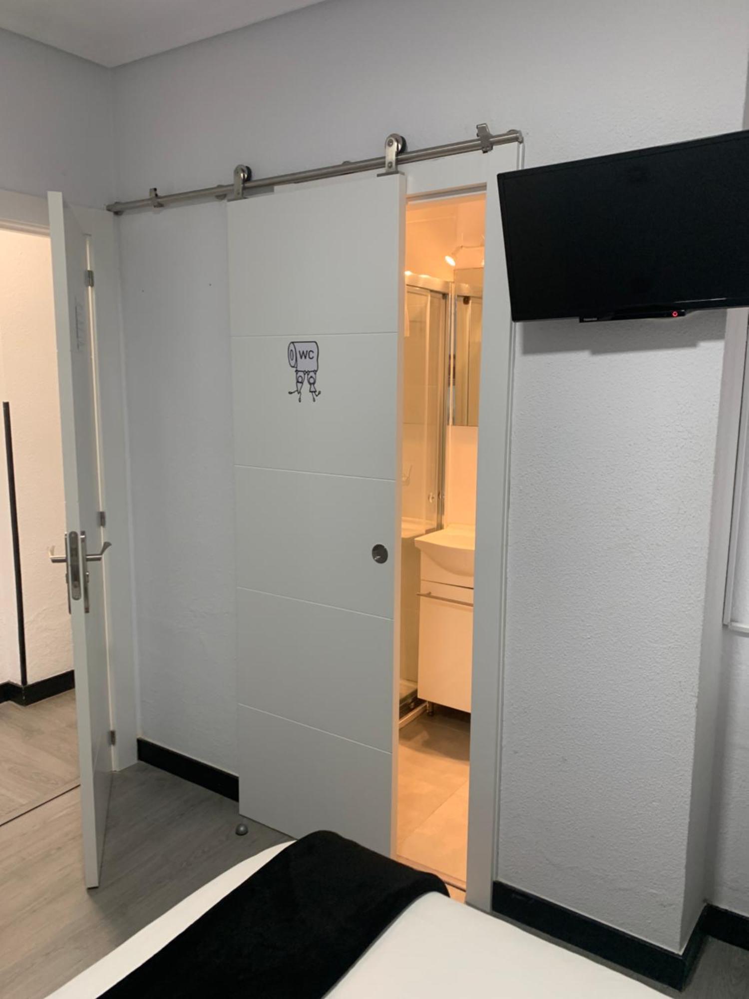 Single Inner Room